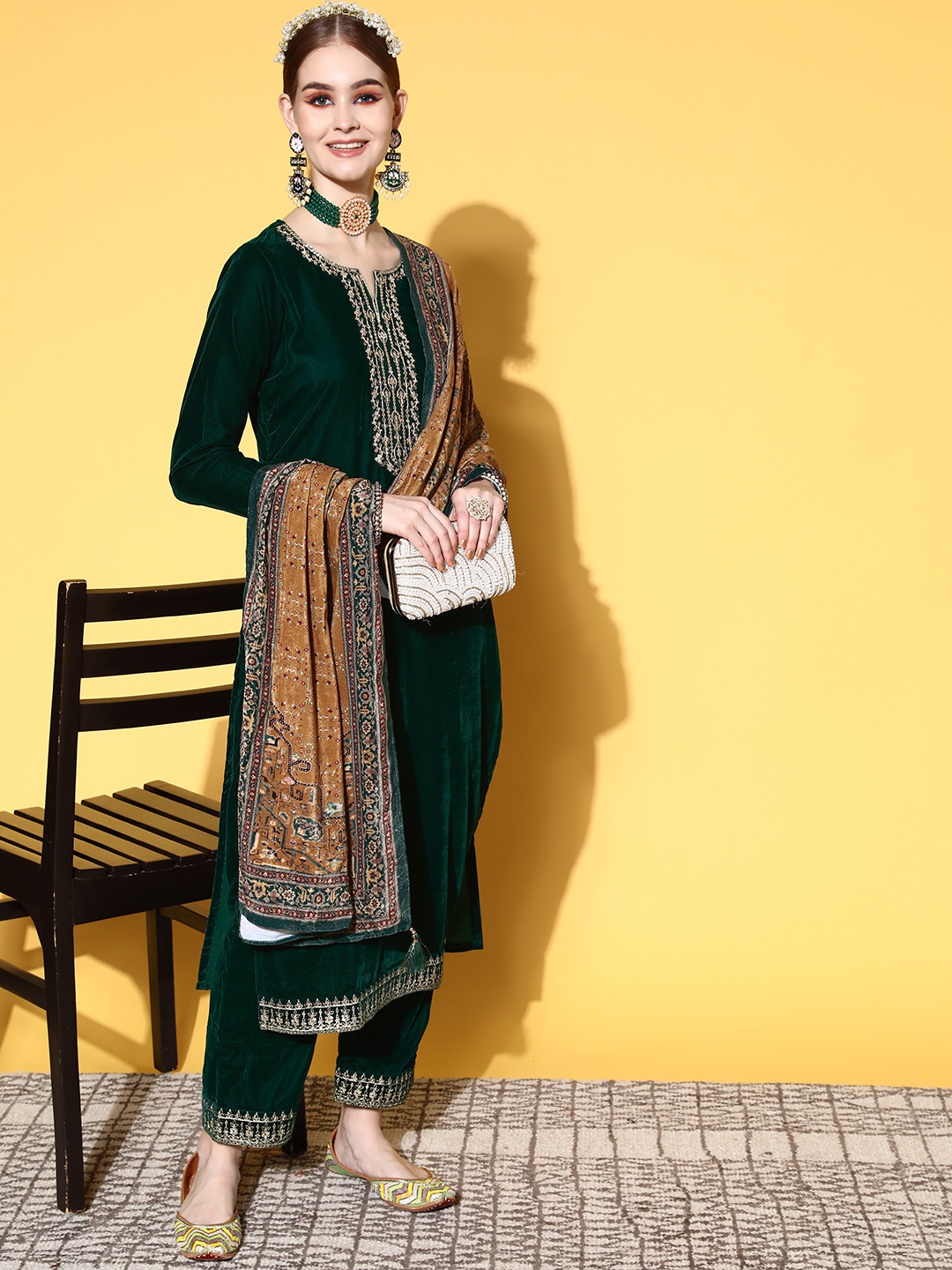 

Libas Women Floral Velvet Kurta Set, Green