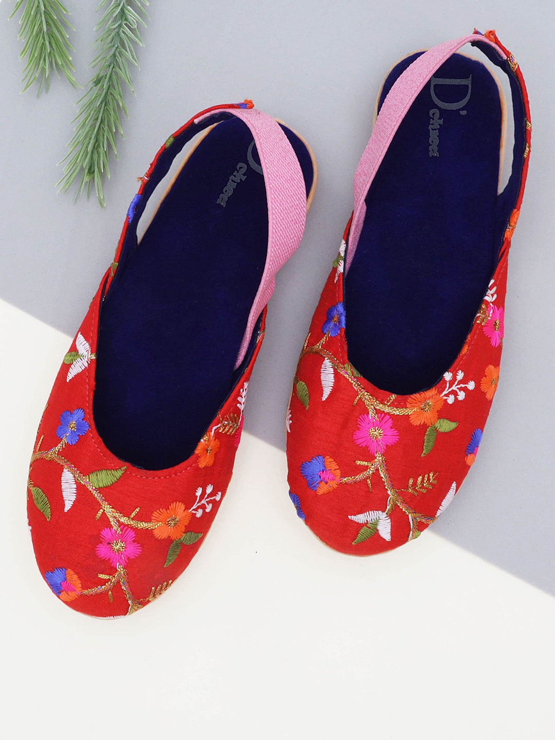 

DChica Girls Red Ethnic No Shoe-Bite Handcrafted Threadwork Ethnic Juttis