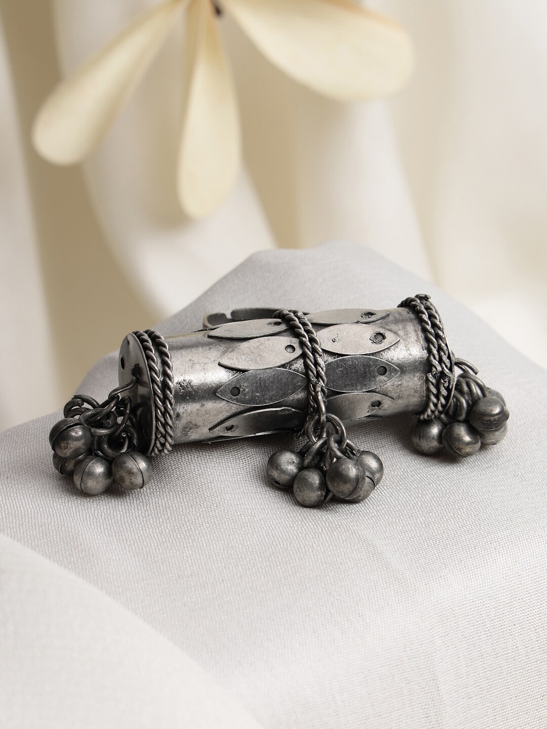 

Moedbuille Silver-Plated & Artificial Stones Studded Oxidised Adjustable Finger Ring, Metallic