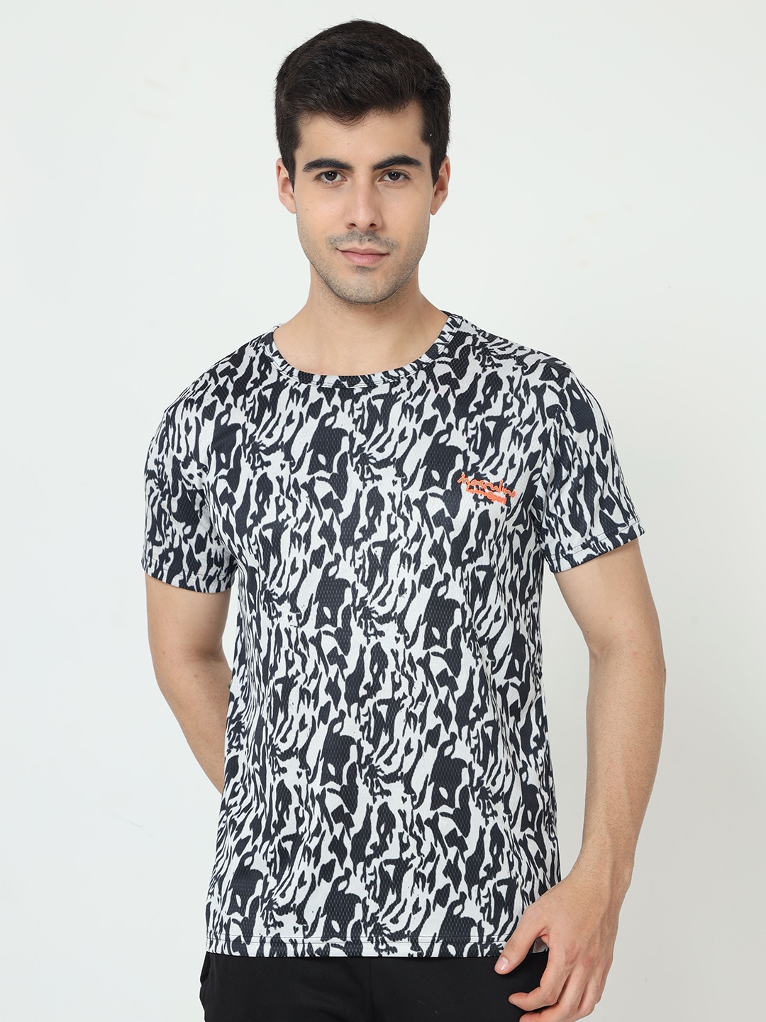 

Masculino Latino Plus Men White Camouflage Printed Applique T-shirt
