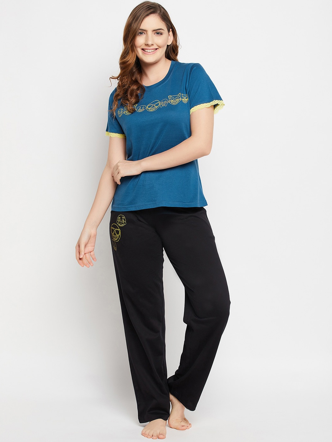 

Clovia Women Blue & Black Printed Night suit