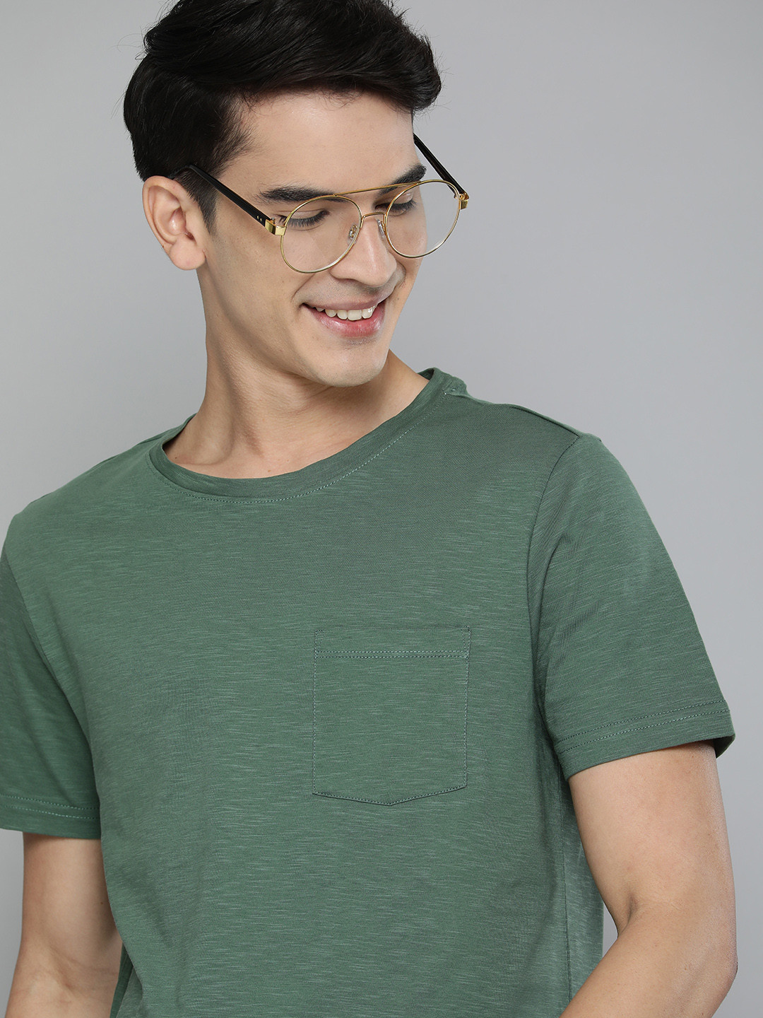 

Mast & Harbour Men Green Pure Cotton Handcrafted T-shirt