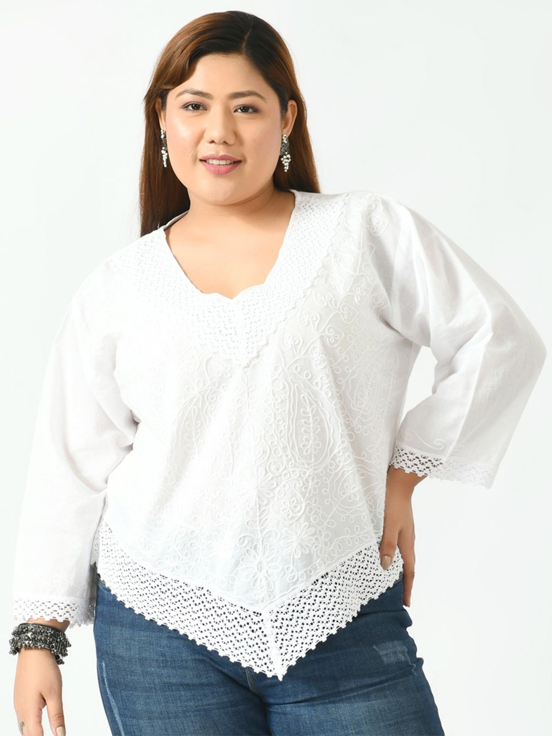 

SAAKAA White Plus size Embroidered Top