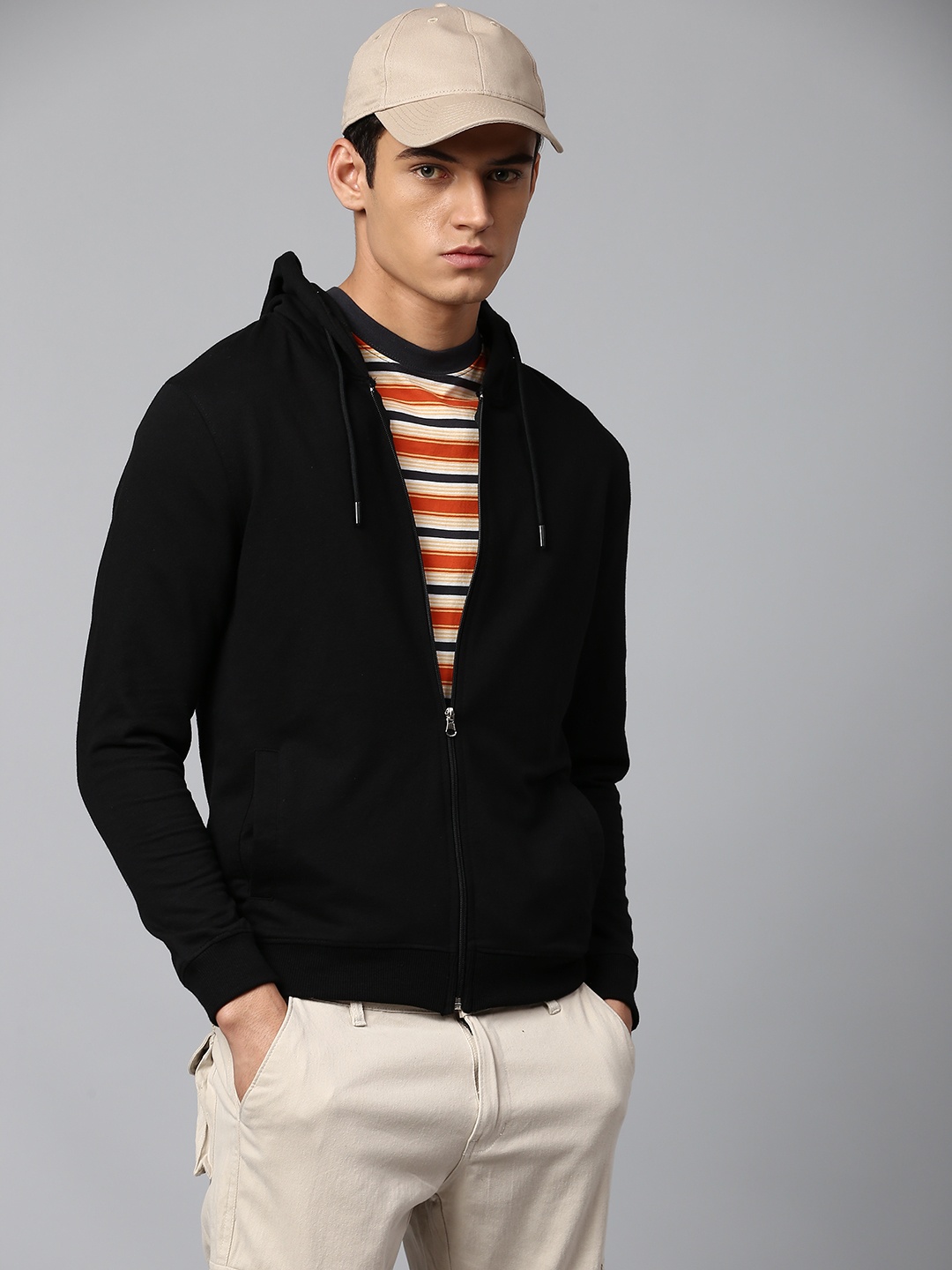 

Dennis Lingo Men Black Solid Hooded Sweatshirt