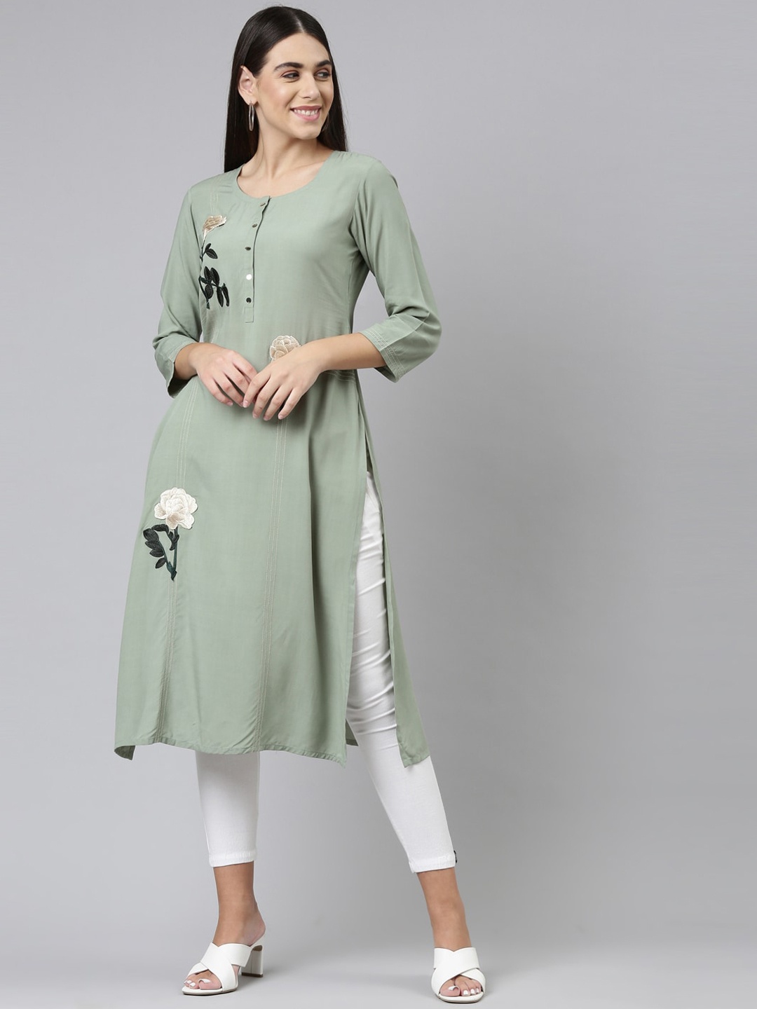 

Neerus Women Sea Green Floral Printed Kurta