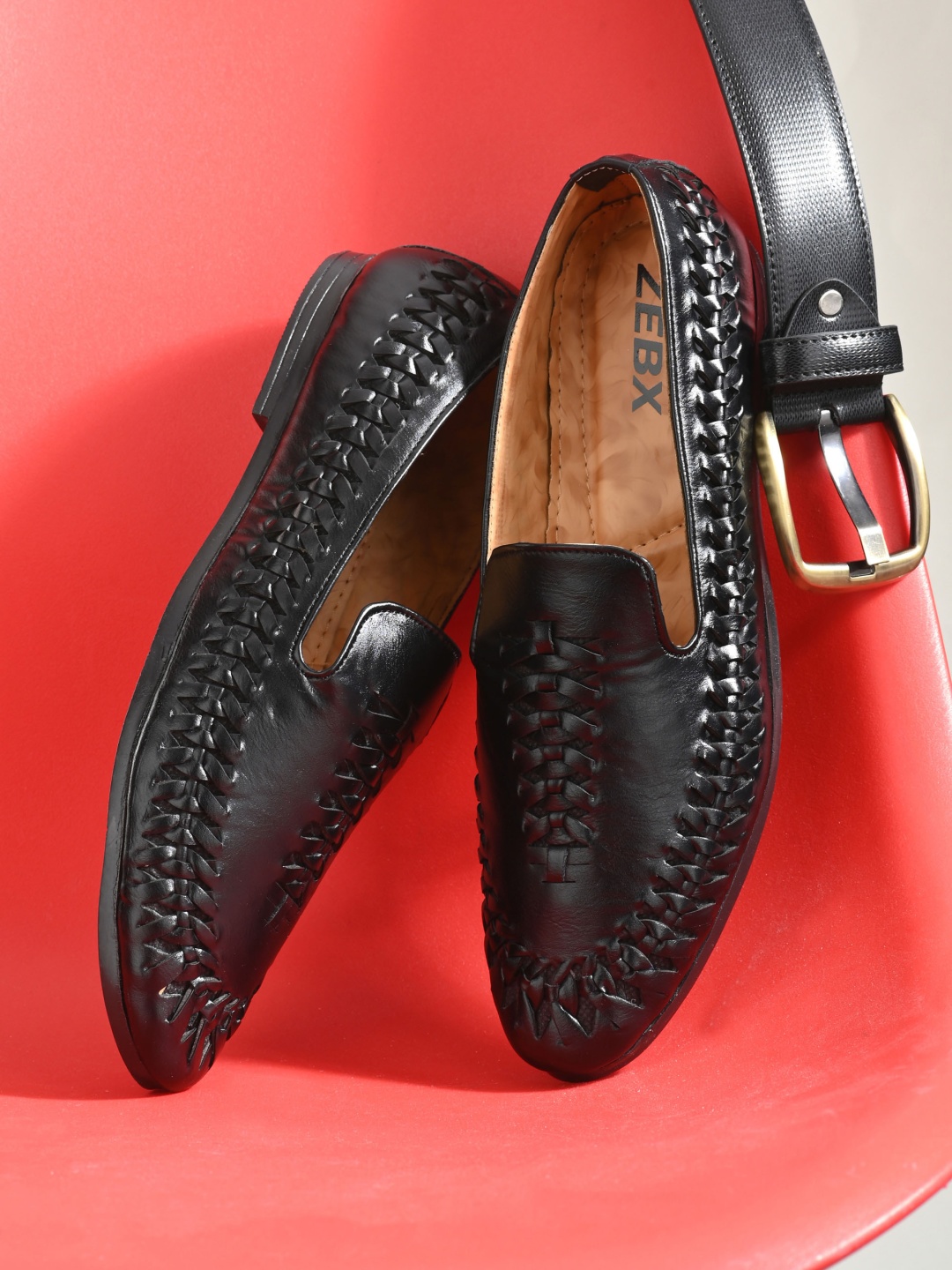 

ZEBX Men Black Woven Design Loafers