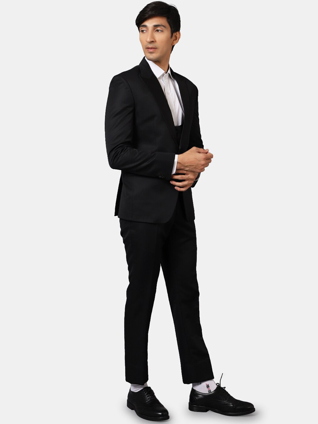 

Wintage Men Black Solid Single-Breasted Three-Piece Tuxedo Suit
