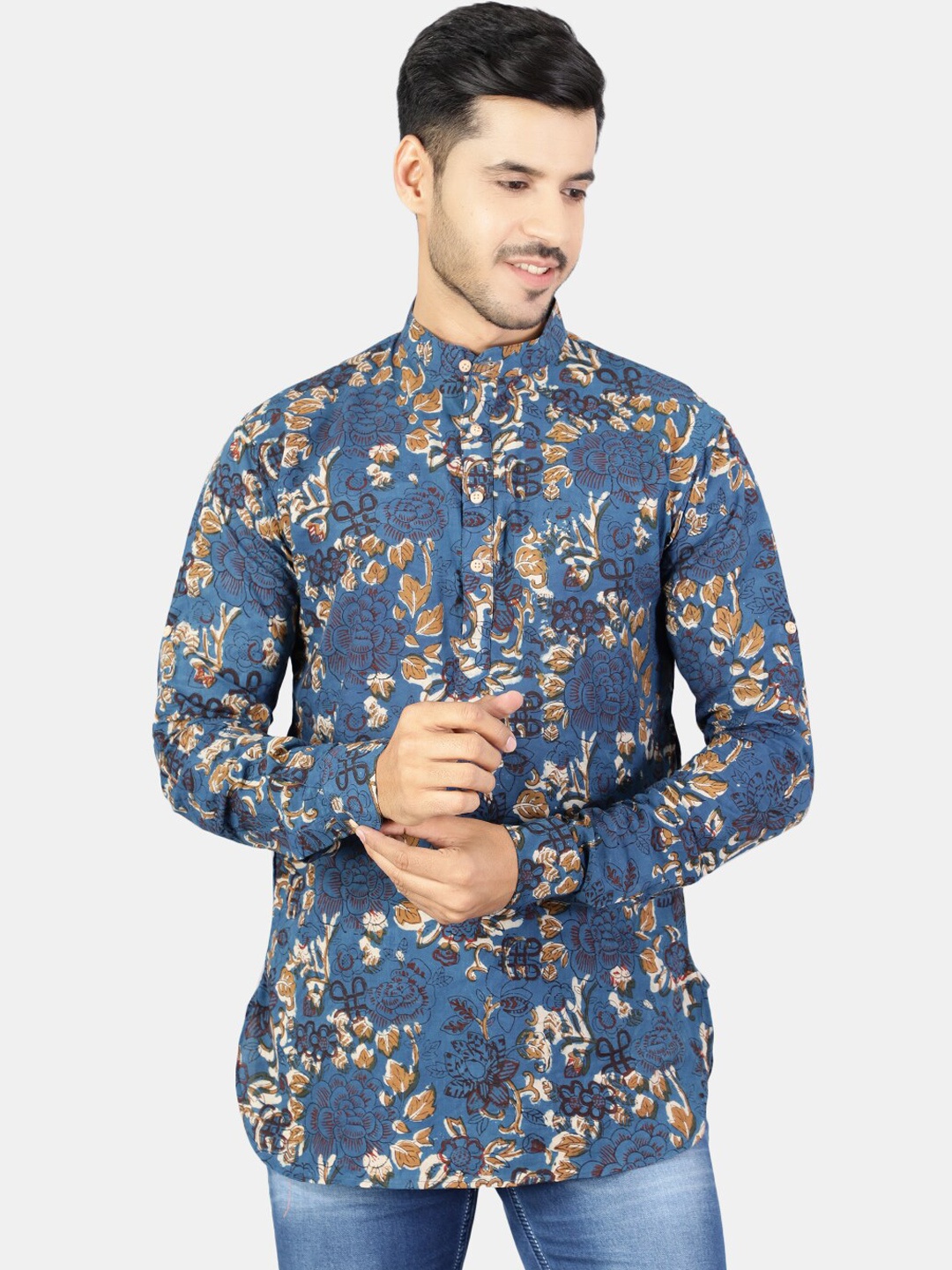 

Wintage Men Blue Floral Printed Block Print Kurta