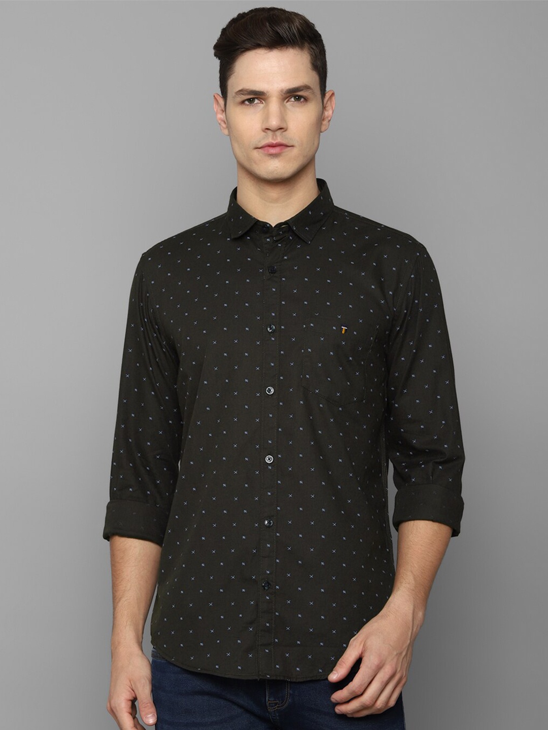 

Louis Philippe Jeans Men Black Slim Fit Printed Casual Shirt