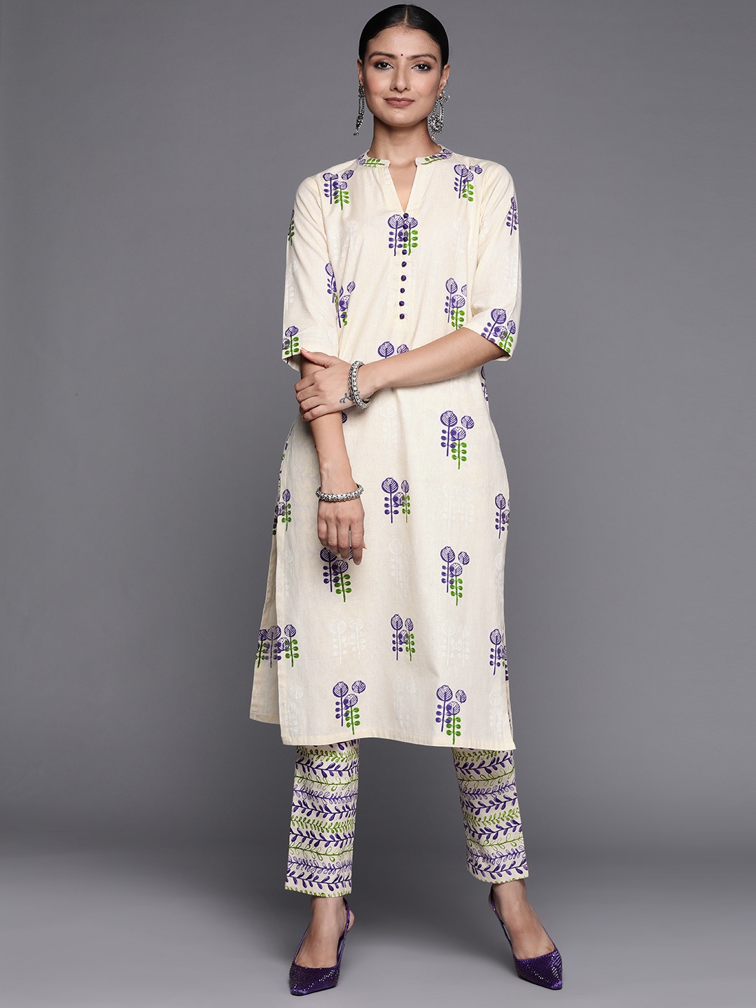 

Libas Women Off White Floral Motifs Printed Pure Cotton Kurta with Trousers