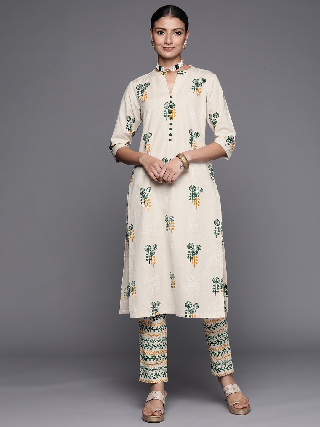 

Libas Women Off White Floral Printed Pure Cotton Kurta with Trousers