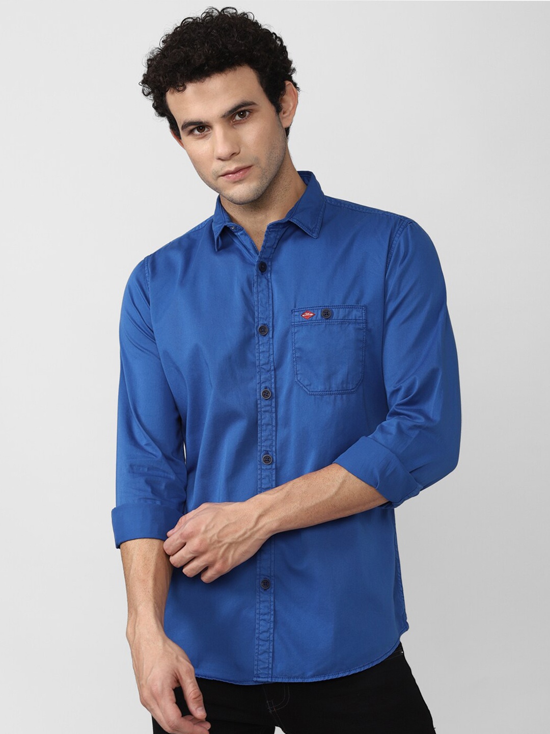 

VAN HEUSEN DENIM LABS Men Blue Solid Cotton Slim Fit Casual Shirt