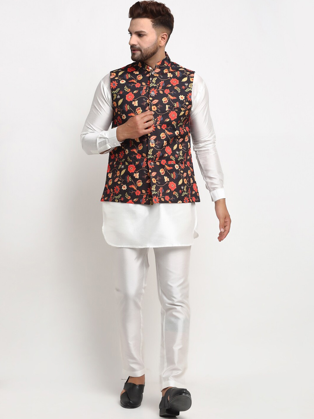 

Benstoke Men White Floral Printed Kurta with Trousers