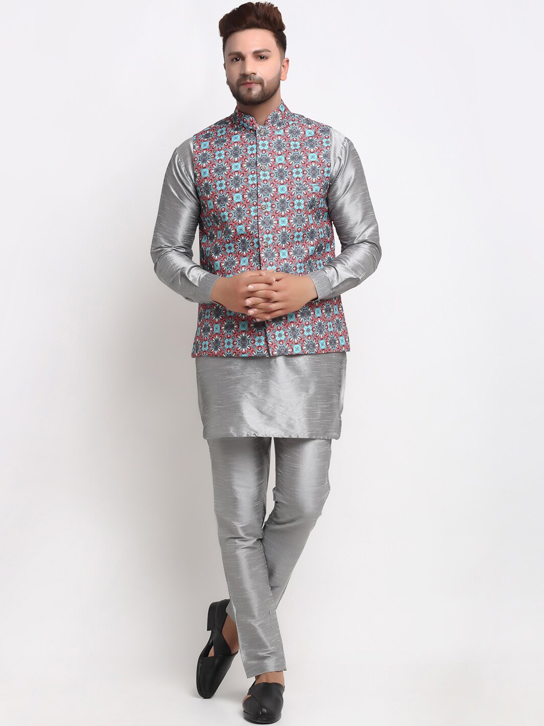 

Benstoke Men Grey Floral Kurta with Trousers