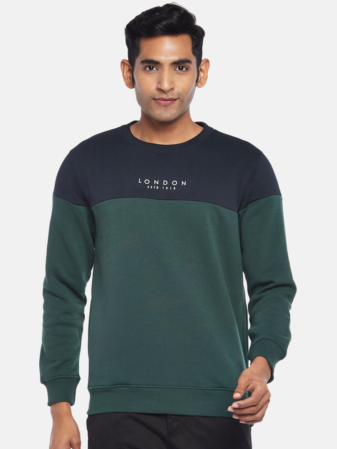 

BYFORD by Pantaloons Men Green Colourblocked Sweatshirt