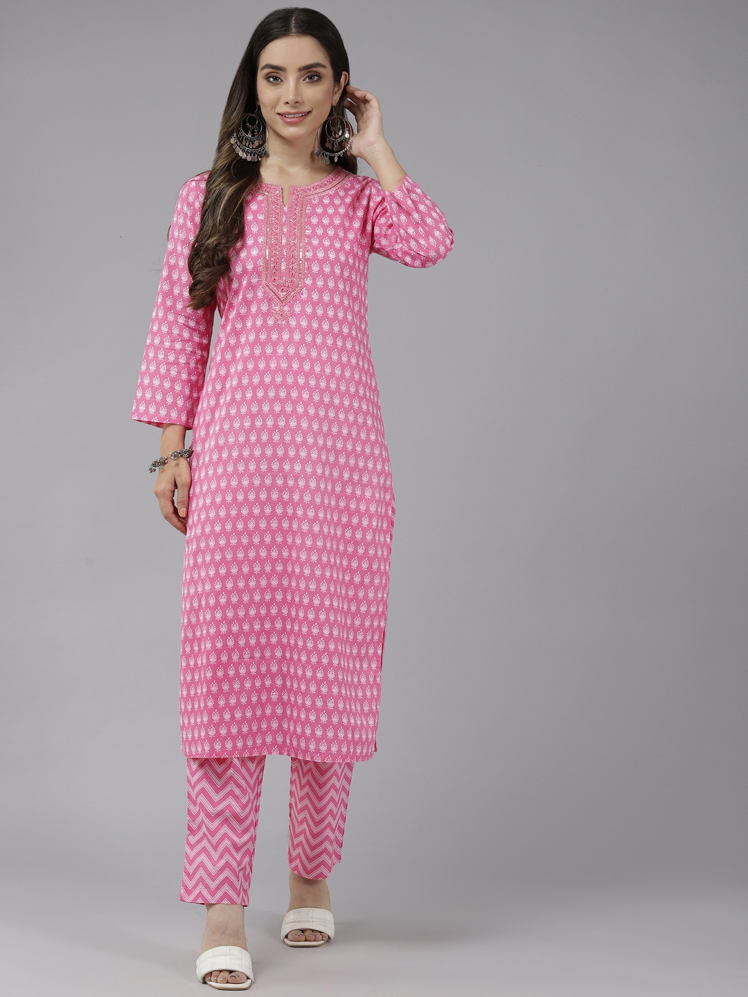

Prakrti Women Pink Ethnic Motifs Printed Pure Cotton Kurta with Trousers