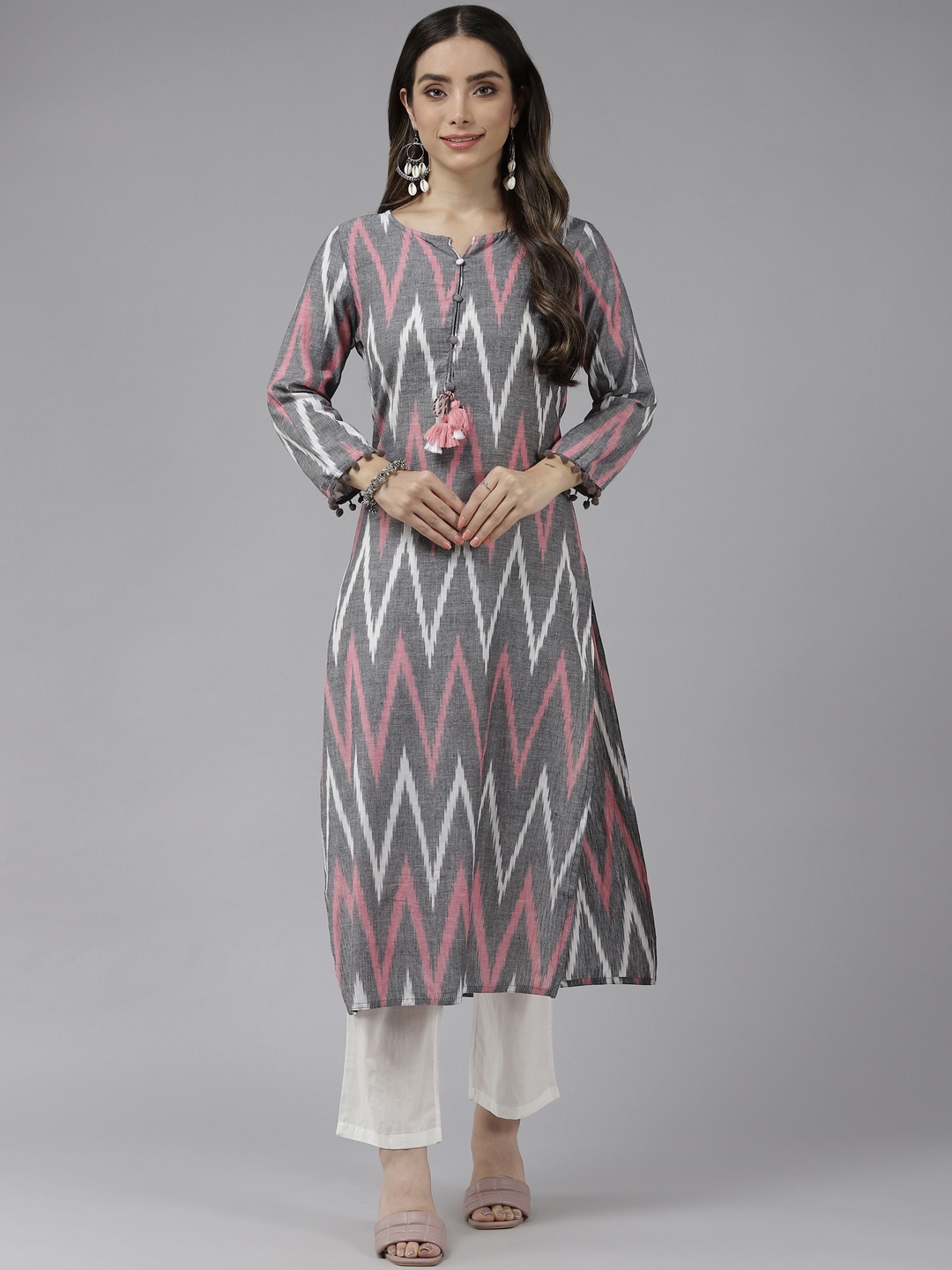 

Prakrti Women Grey Ikat Printed Pure Cotton Kurta with Trousers