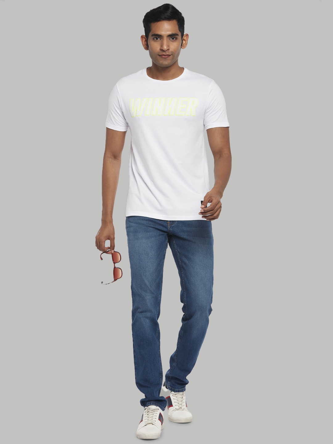

People Men White Cotton Typography Printed Slim Fit T-shirt