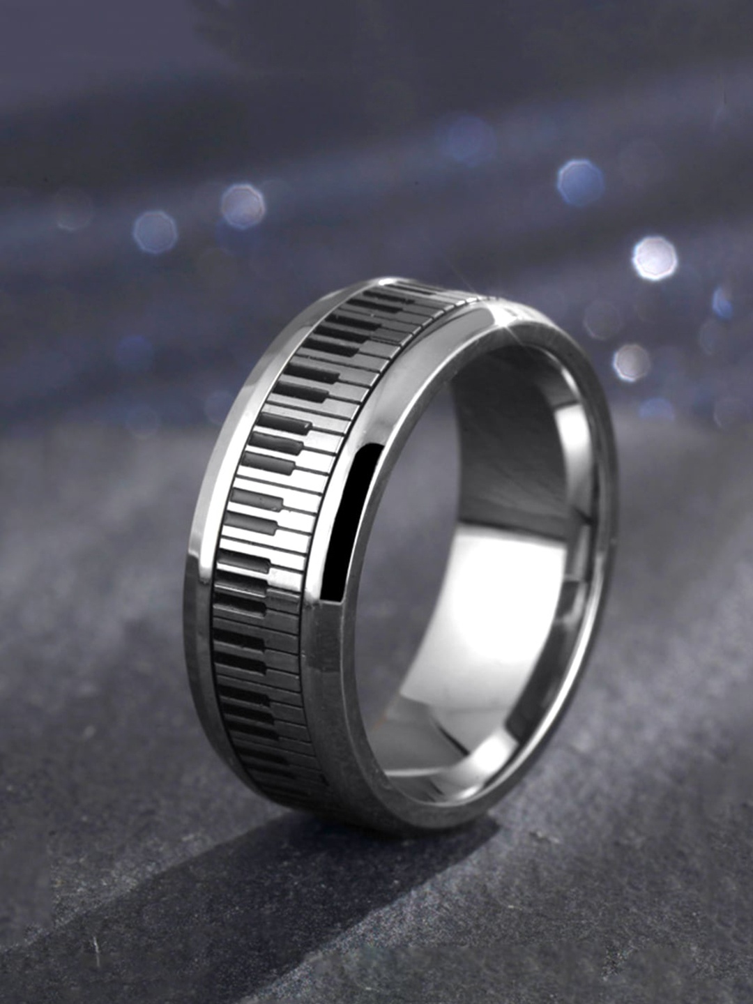 

Yellow Chimes Silver-Toned Rhodium Plated Textured Finger Ring