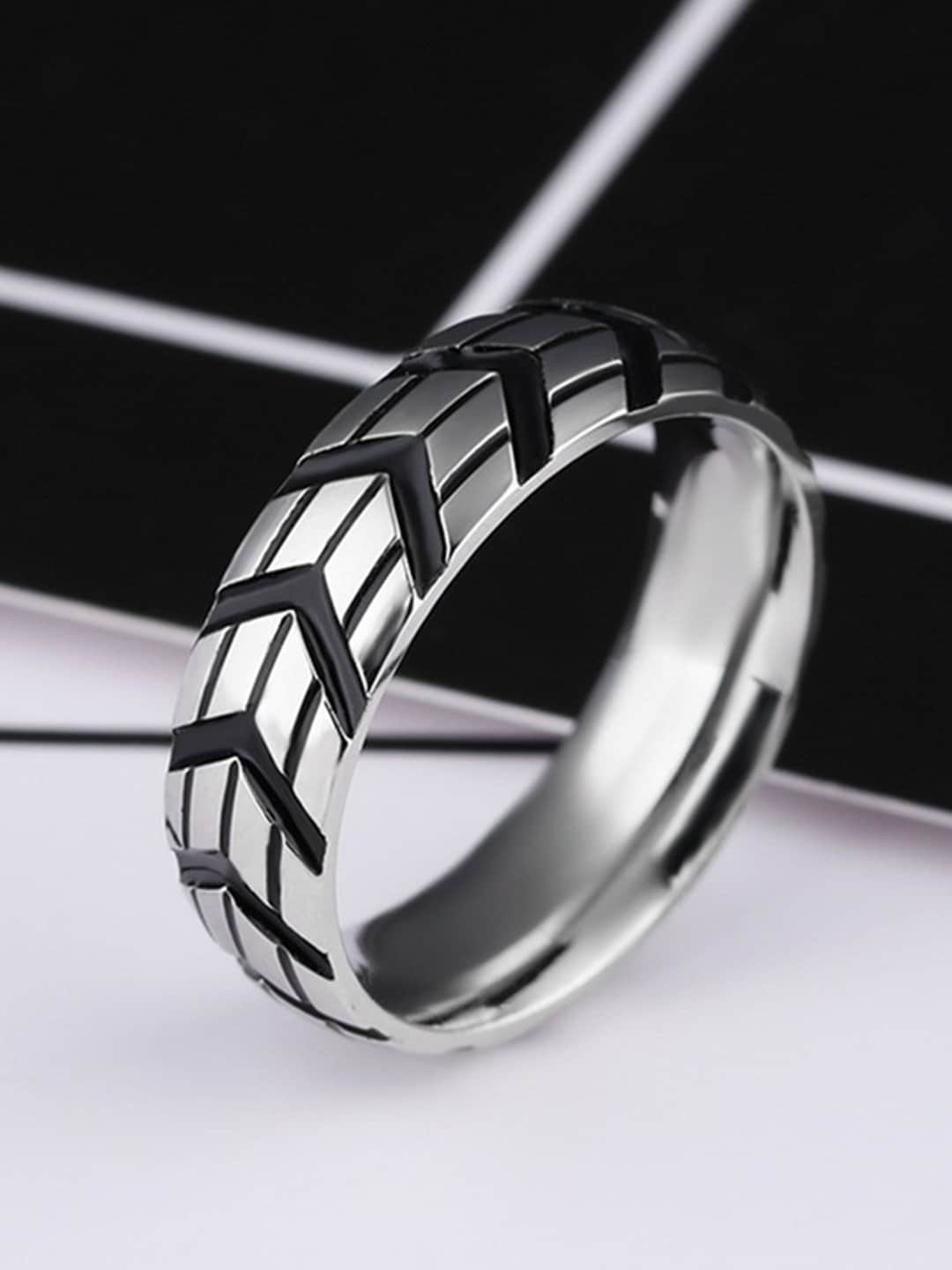 

Yellow Chimes Men Silver-Toned Black Finger Ring