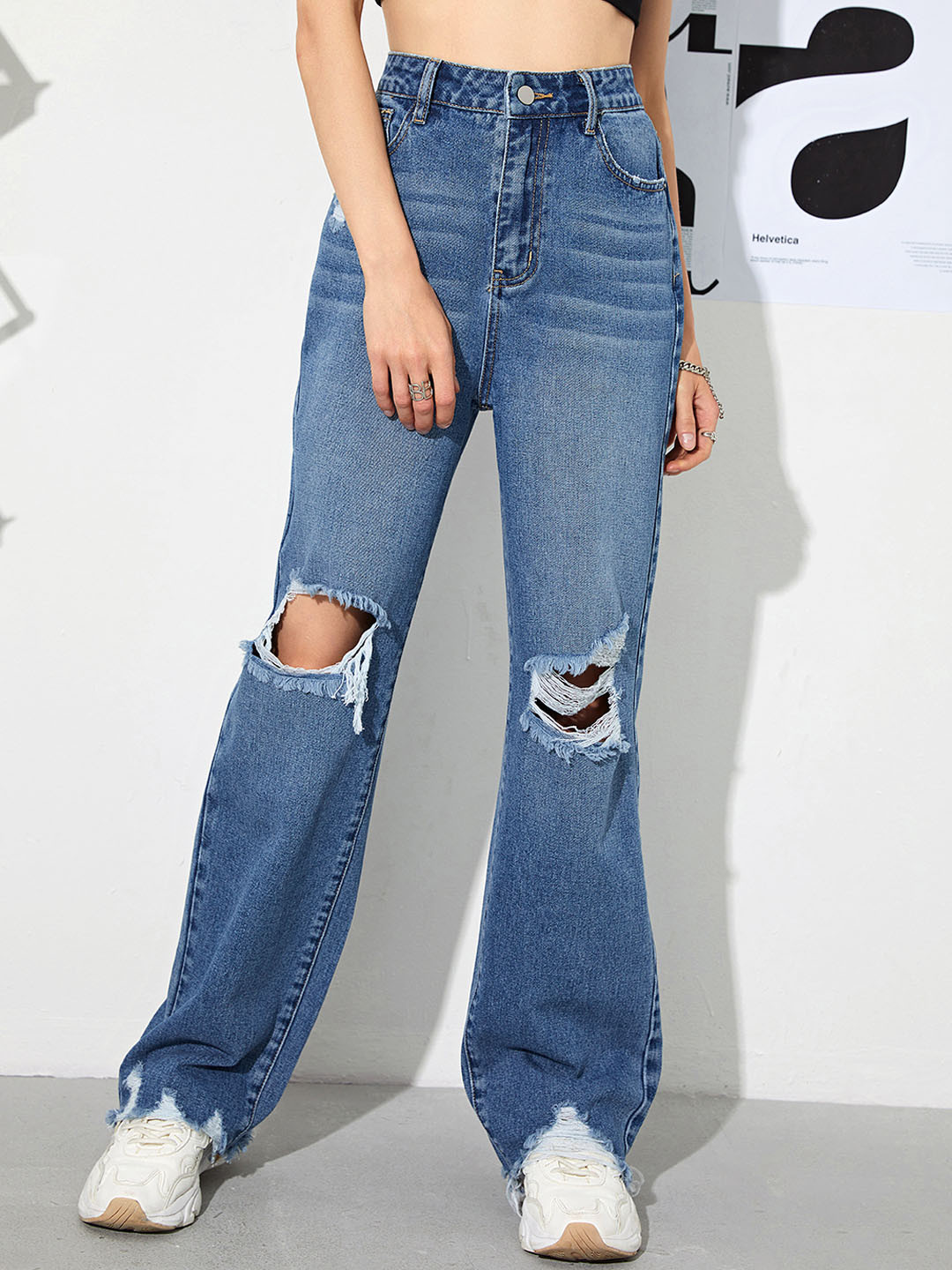 

URBANIC Women Navy Blue Mildly Distressed Light Fade Jeans