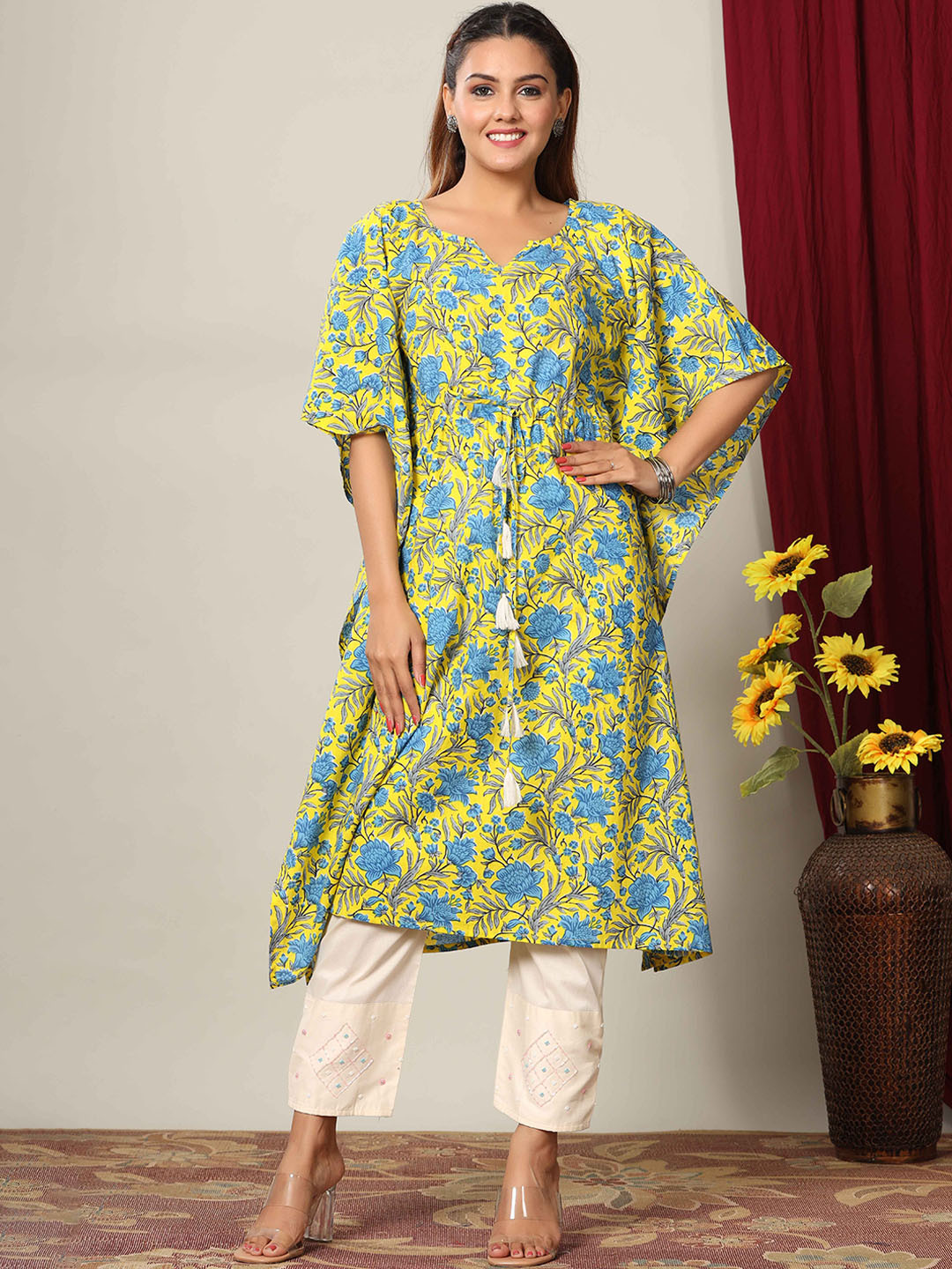 

MIRAVAN Women Yellow & Blue Floral Printed Cotton Kaftan Kurta