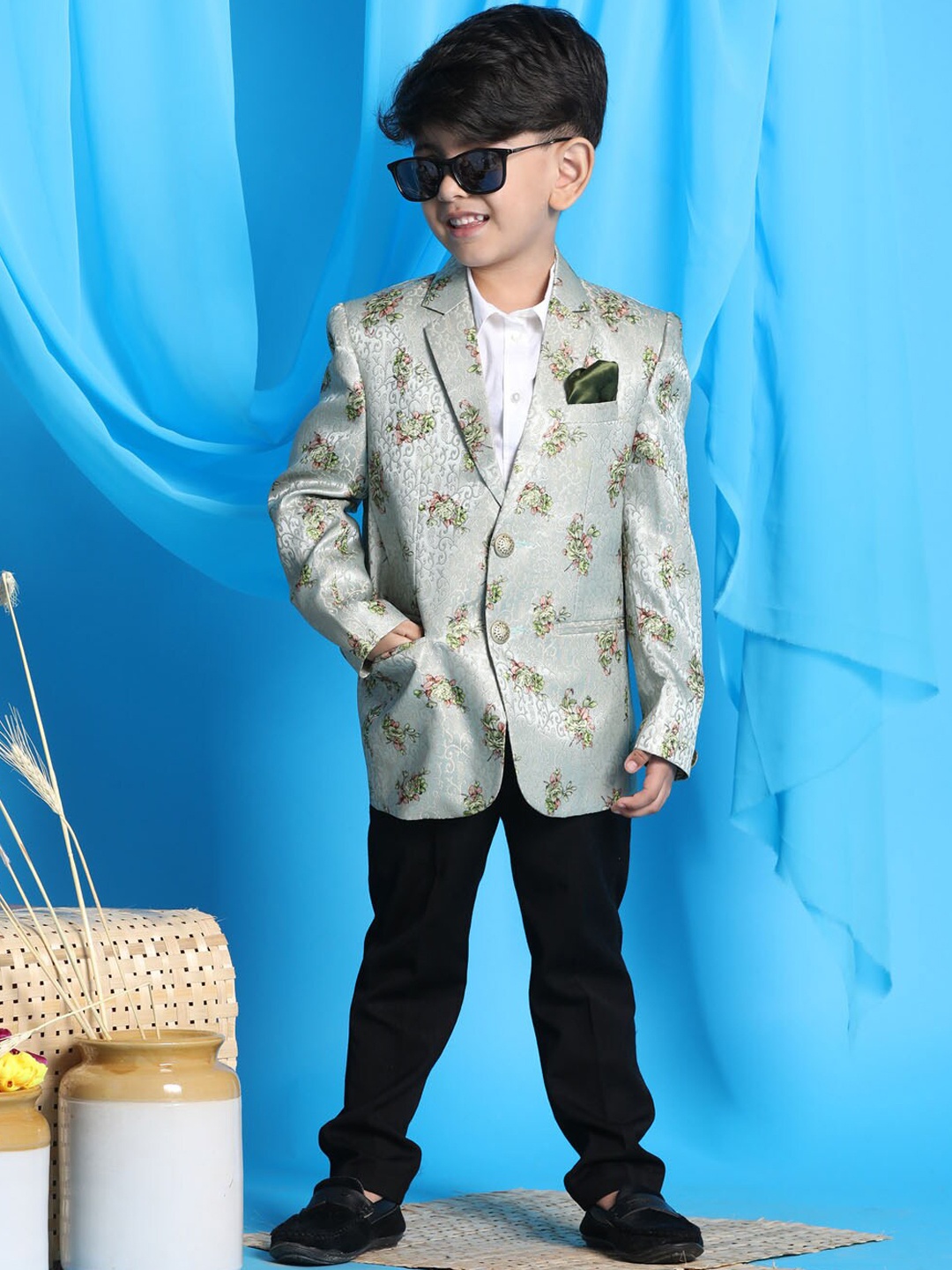 

VASTRAMAY Boys Blue Woven Design Single-Breasted Blazer