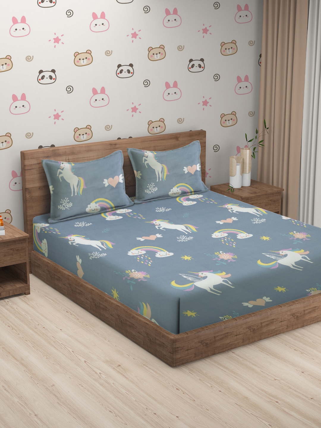 

SOKNACK Blue & White Conversational 300 TC Queen Bedsheet with 2 Pillow Covers