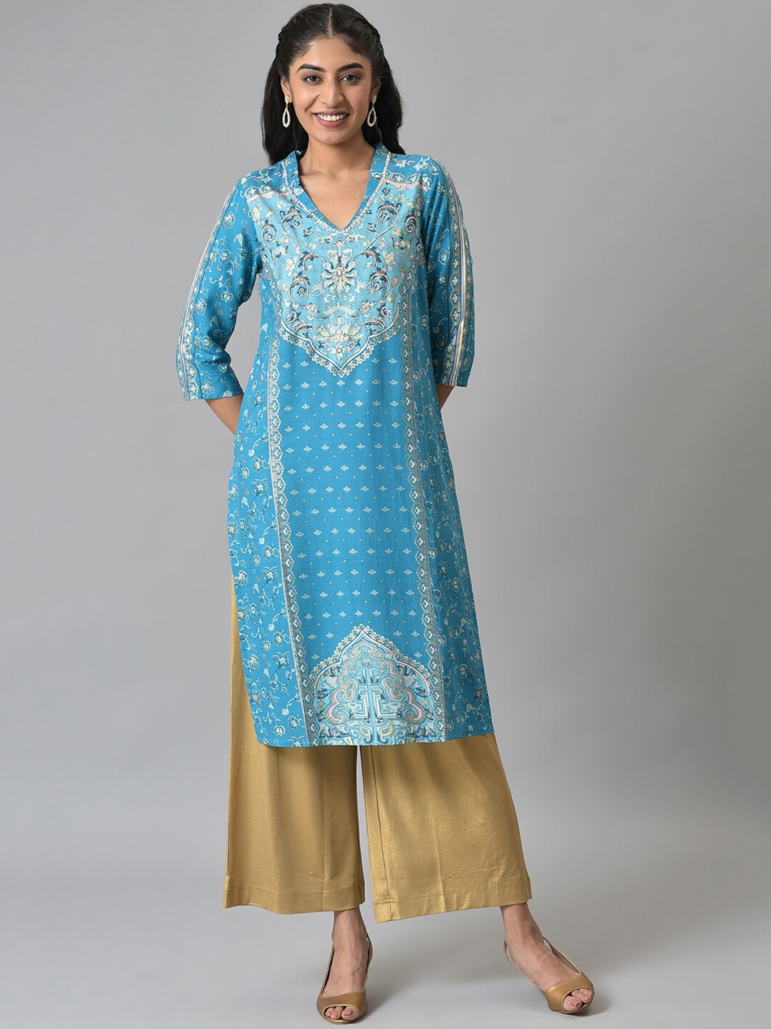 

Aurelia Women Blue Floral Print Ethnic Liva Kurta with Handwork