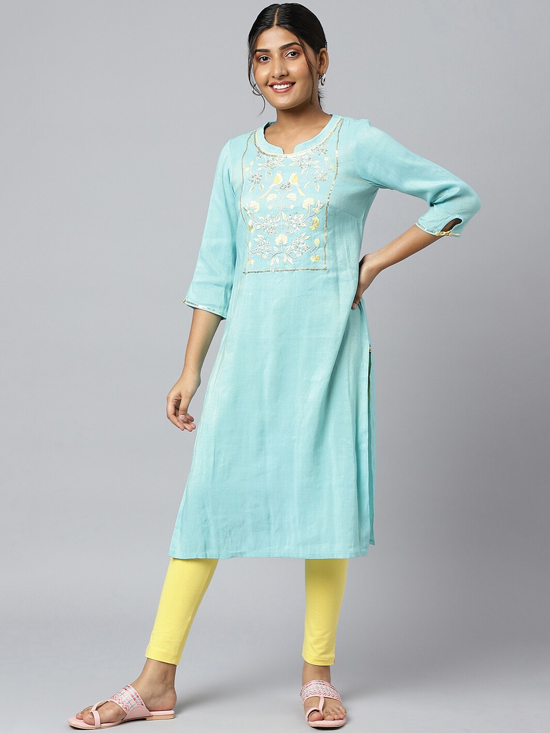 

AURELIA Women Blue Ethnic Motifs Yoke Design Thread Work Kurta