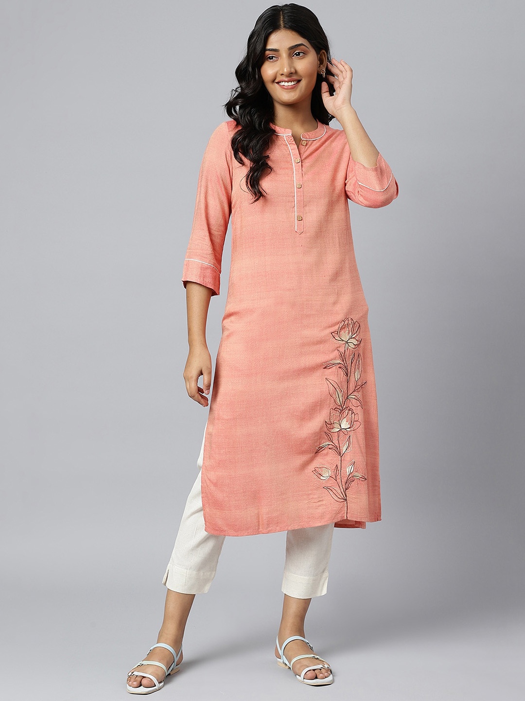 

AURELIA Women Orange Floral Embroidered Thread Work Floral Kurta