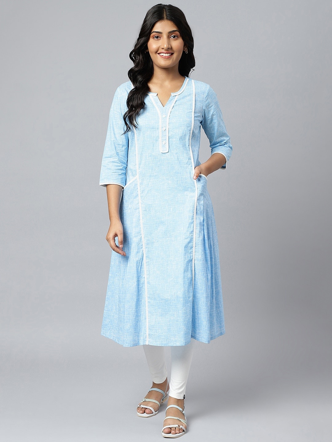 

AURELIA Women Pure cotton Blue & White Gotta Patti Kurta