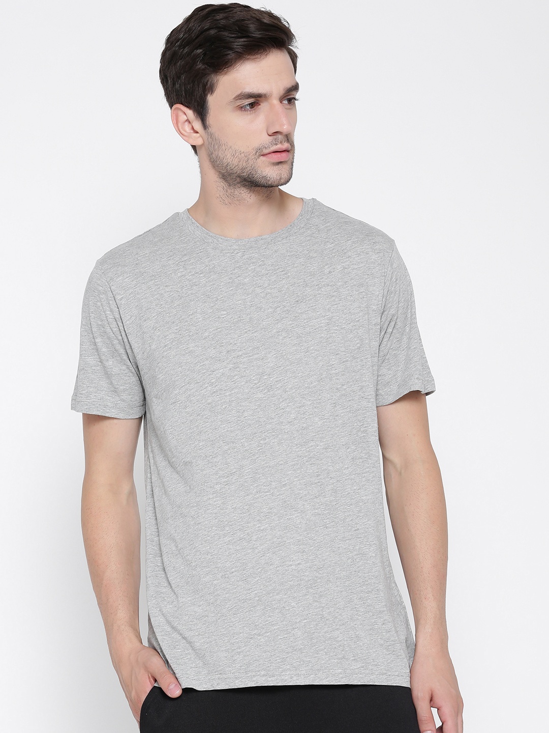 

FOREVER 21 Men Grey Melange Solid Round Neck T-shirt