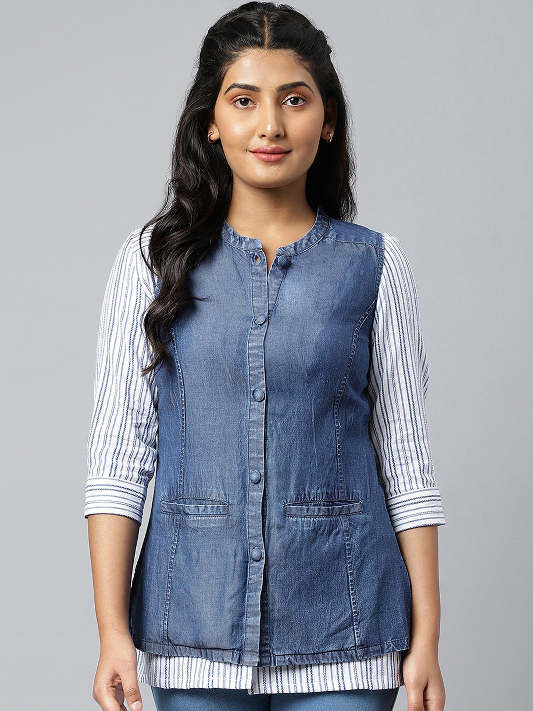 

AURELIA Women Blue Washed Denim Jacket