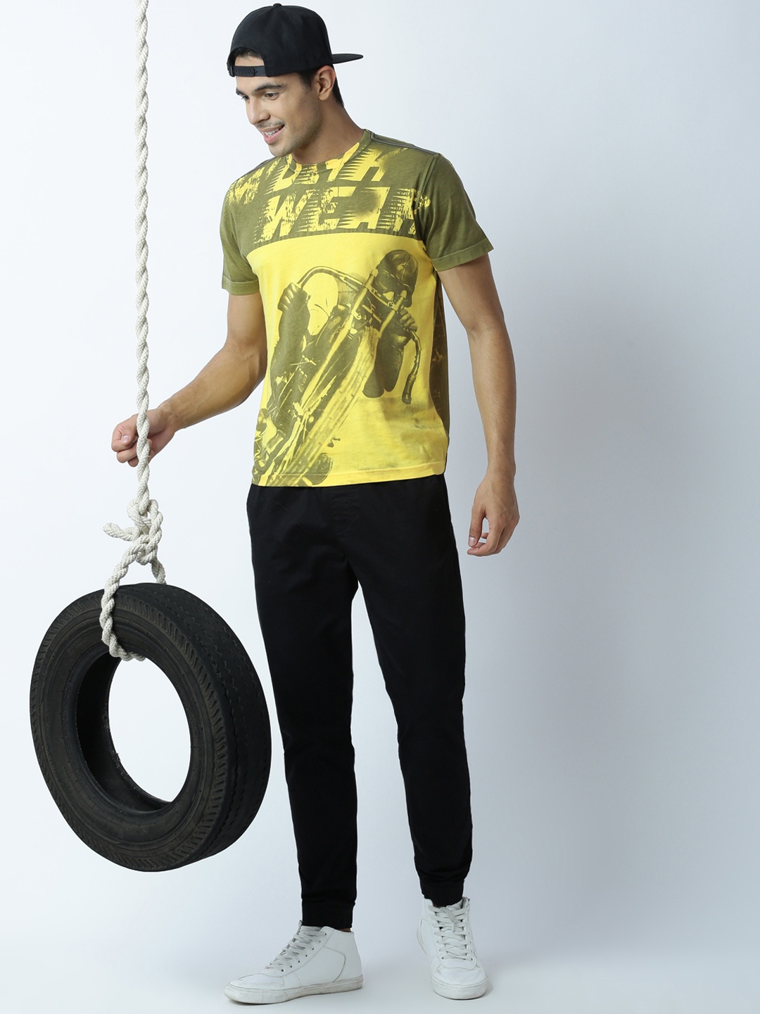 

Huetrap Men Yellow & Olive Green Printed Round Neck T-shirt
