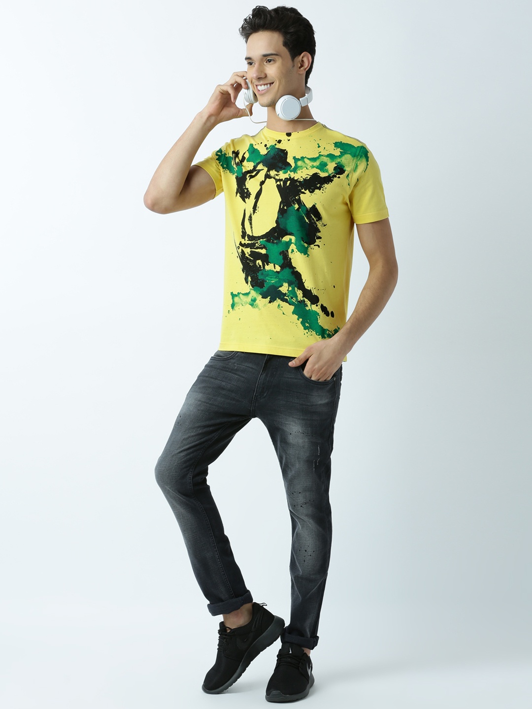 

Huetrap Men Yellow Printed Round Neck T-shirt