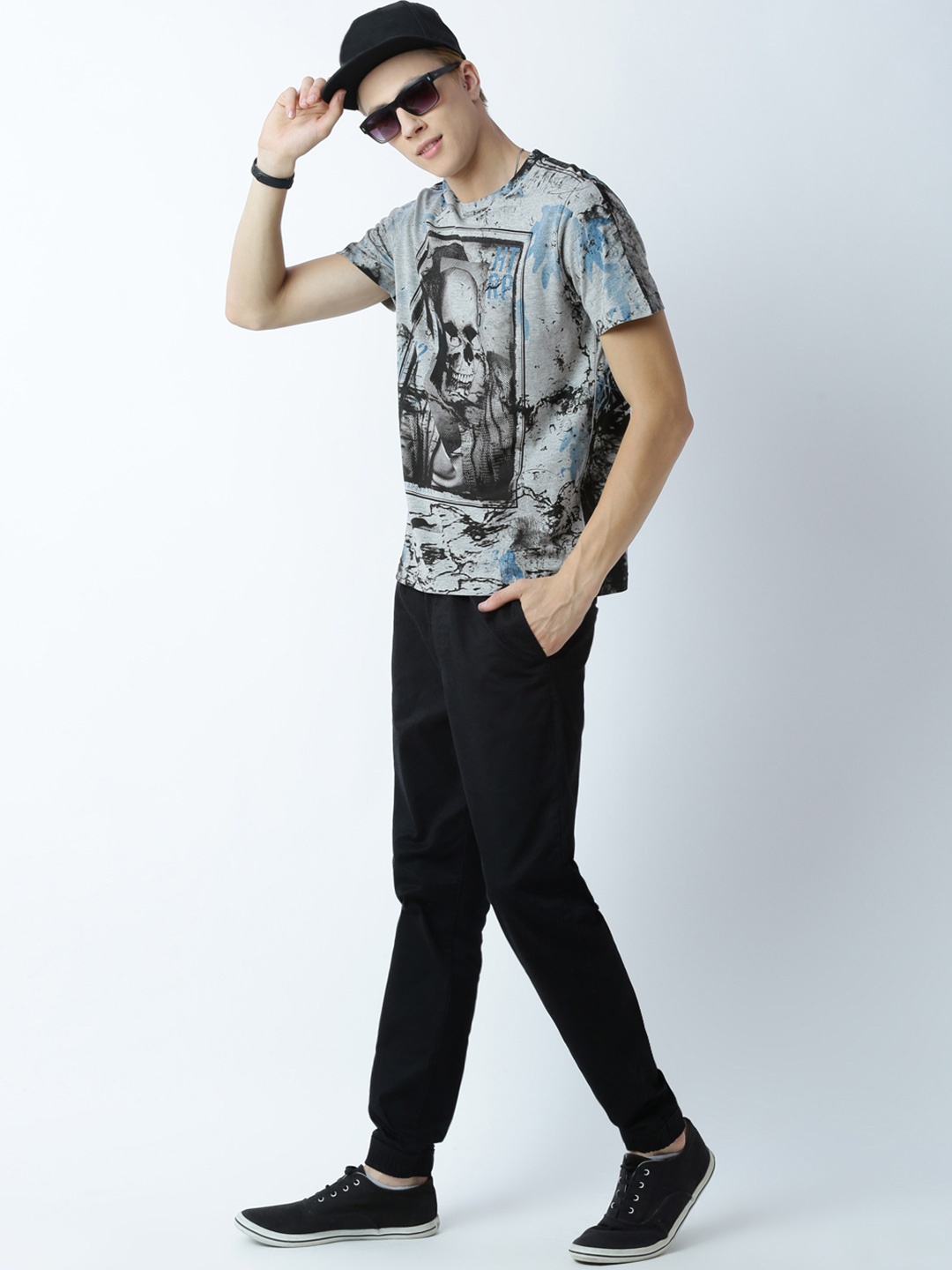 

Huetrap Men Grey Melange Skull Print Round Neck T-shirt