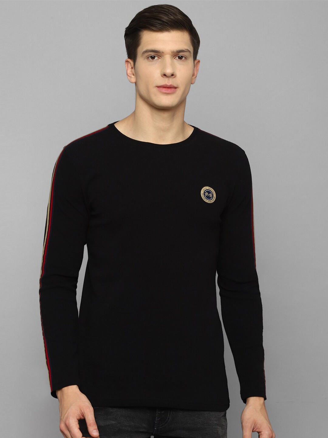 

Louis Philippe Sport Men Black Solid Cotton Slim Fit T-shirt