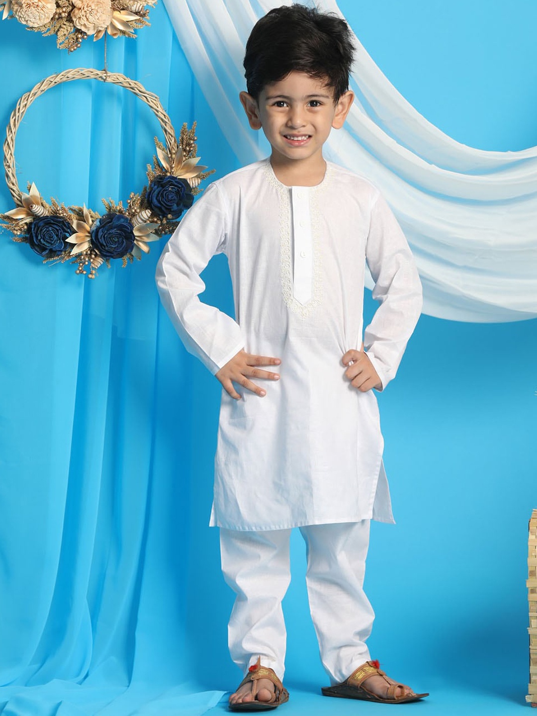 

VASTRAMAY Boys White Thread Work Kurta with Churidar