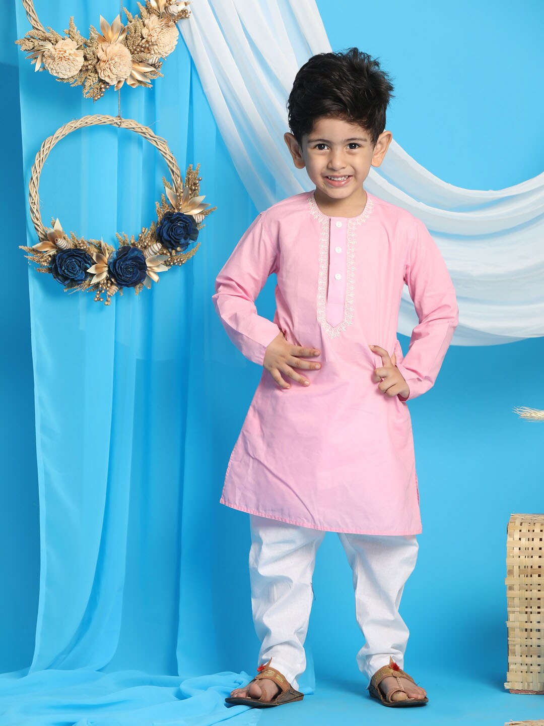 

VASTRAMAY Boys Pink Thread Work Kurta with Churidar