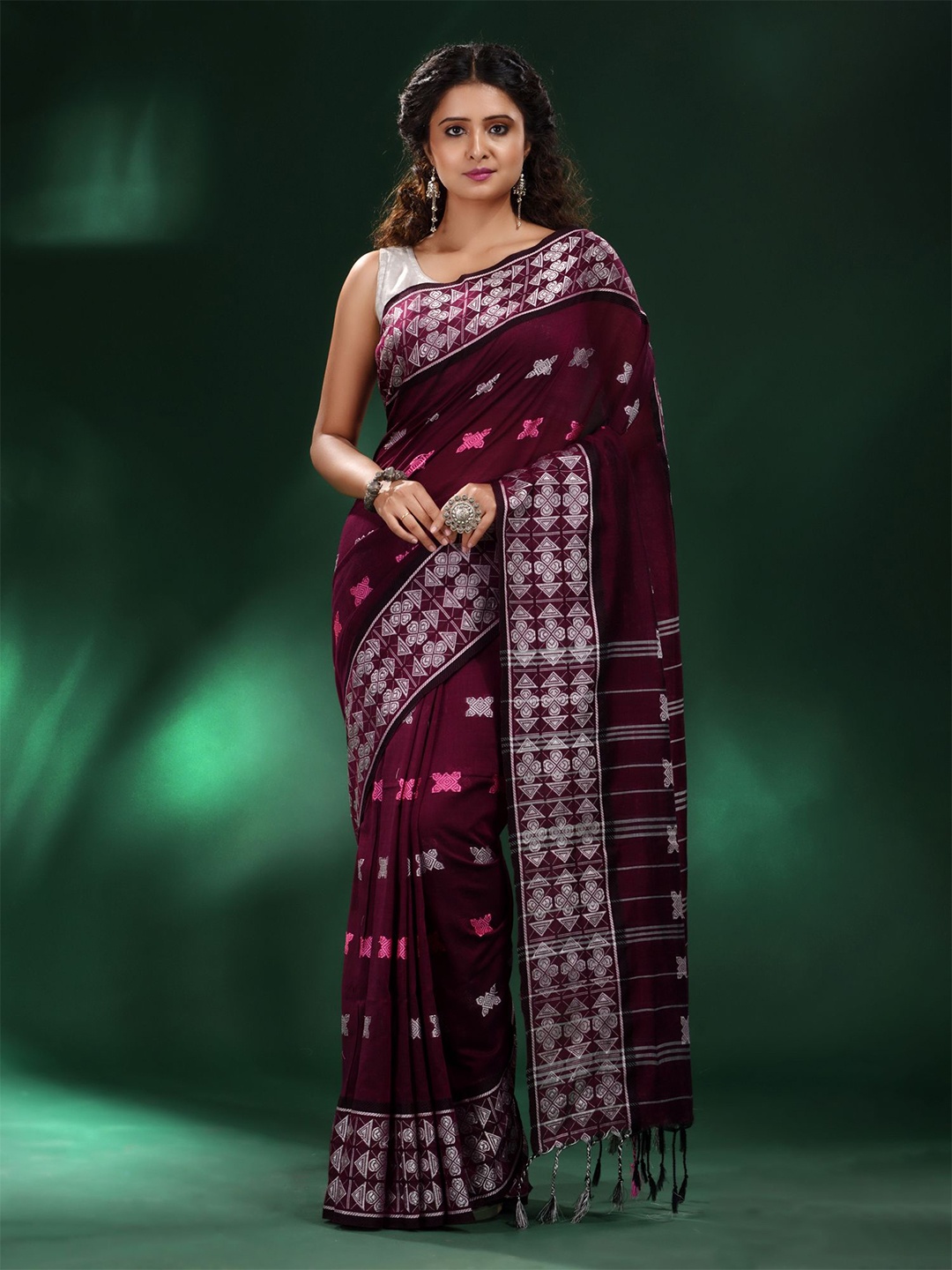 

Charukriti Maroon & Off White Woven Design Zari Pure Cotton Saree