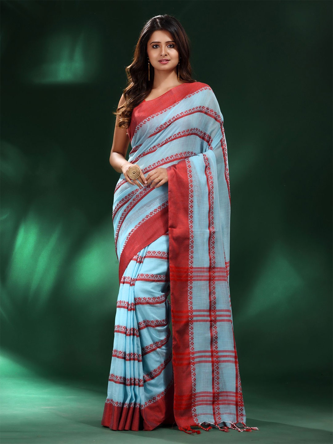 

Charukriti Blue & Red Woven Design Pure Cotton Saree With Unstitched Blouse Piece