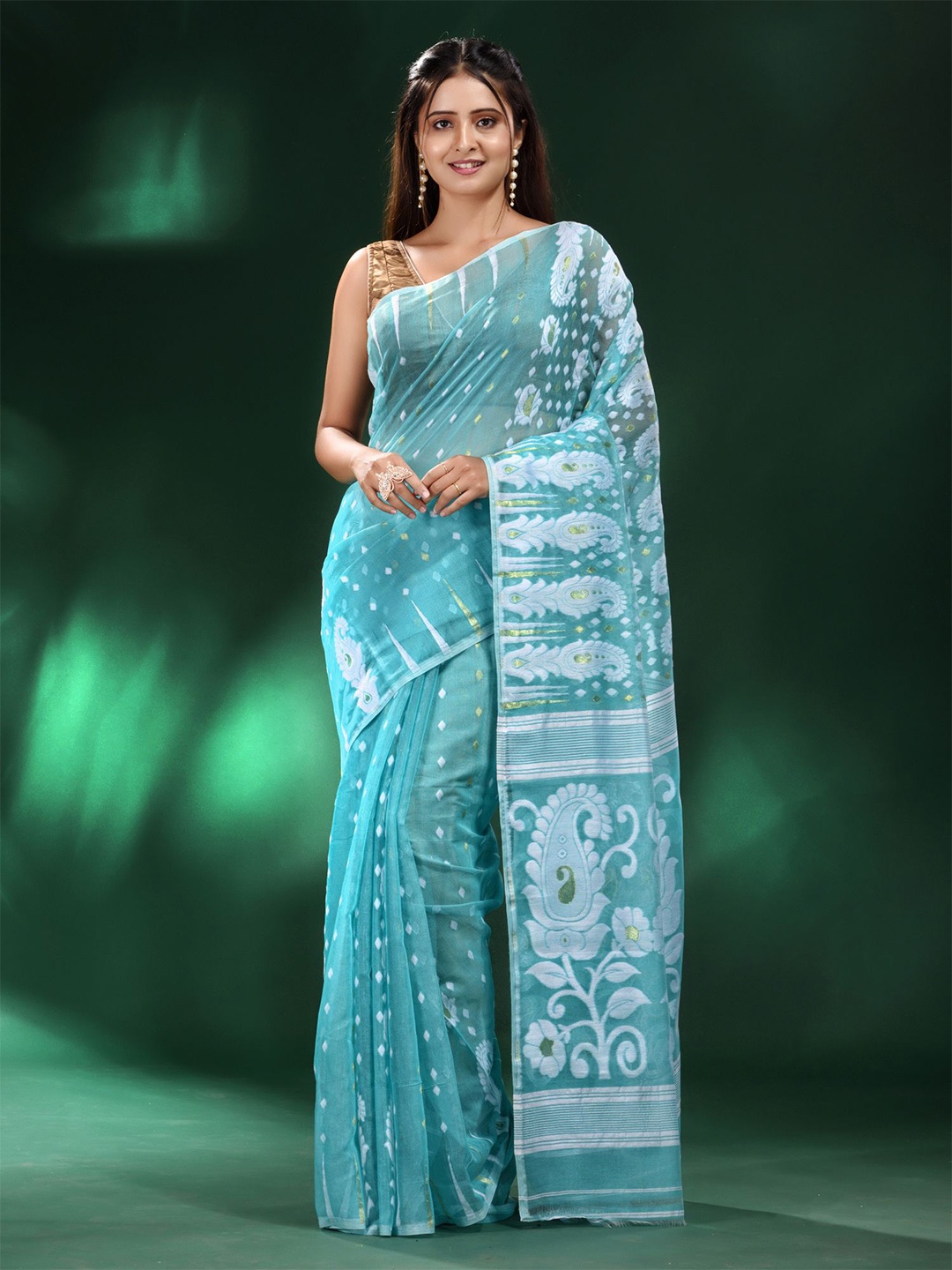 

Charukriti Sea Green & White Woven Design Silk Cotton Jamdani Saree