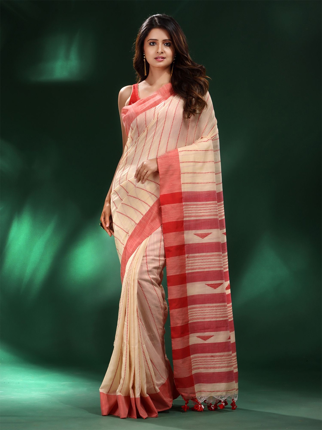 

Charukriti Cream-Coloured & Red Woven Design Pure Cotton Saree