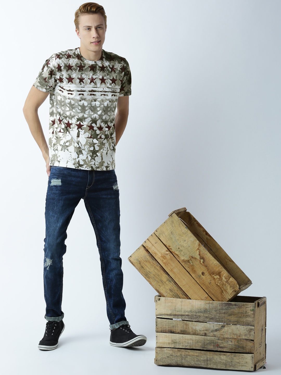 

Huetrap Men White & Grey Printed Round Neck T-shirt