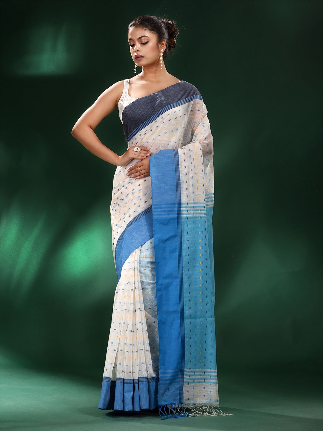 

Charukriti Off White & Blue Woven Design Pure Cotton Saree