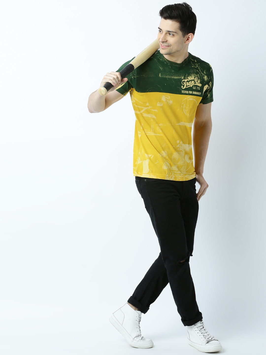 

Huetrap Men Yellow & Green Printed & Colourblocked Round Neck T-shirt