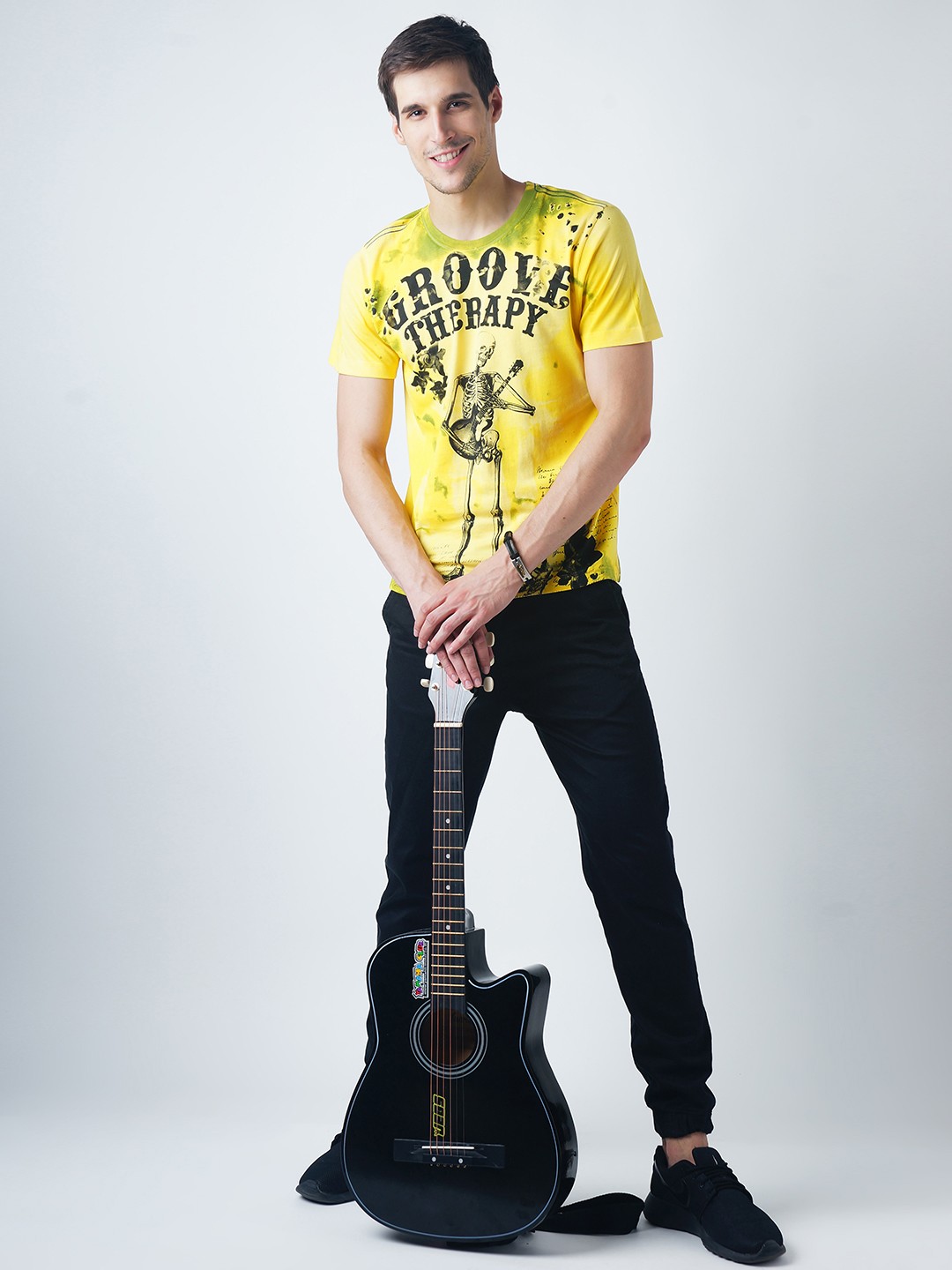 

Huetrap Men Yellow Printed Round Neck T-shirt