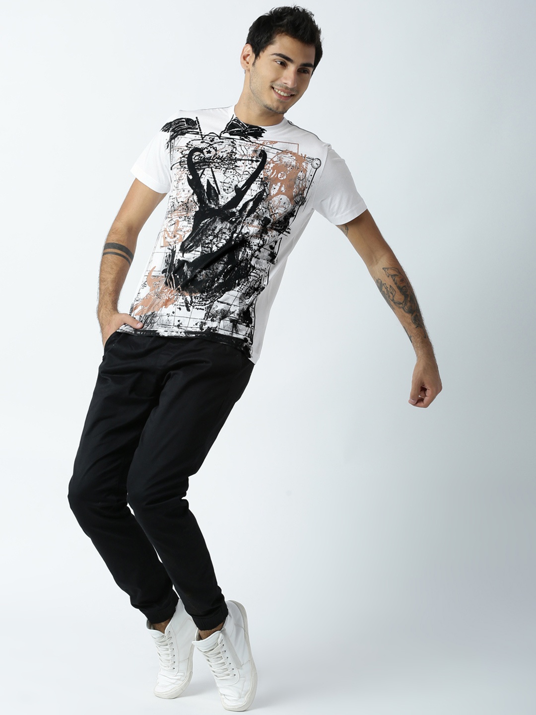 

Huetrap Men White Printed Round Neck T-shirt