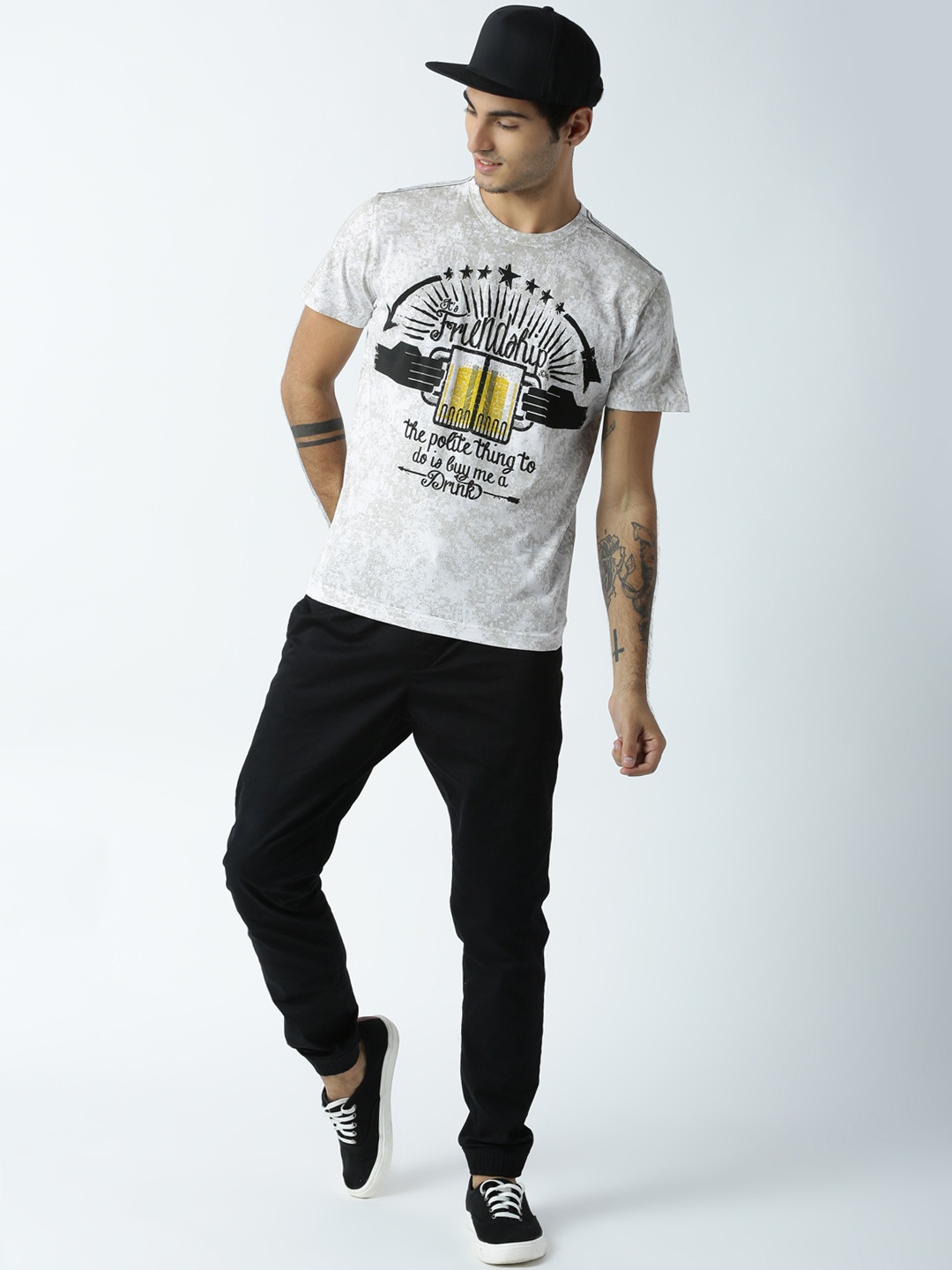 

Huetrap Men Off-White & Black Printed Round Neck T-shirt